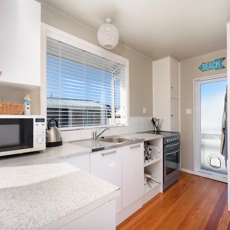 The Black Bach - Mt Maunganui Holiday Home ماوْنت مونغانيو المظهر الخارجي الصورة