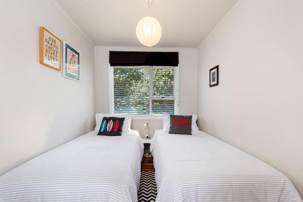 The Black Bach - Mt Maunganui Holiday Home ماوْنت مونغانيو المظهر الخارجي الصورة