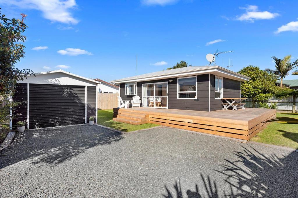 The Black Bach - Mt Maunganui Holiday Home ماوْنت مونغانيو المظهر الخارجي الصورة