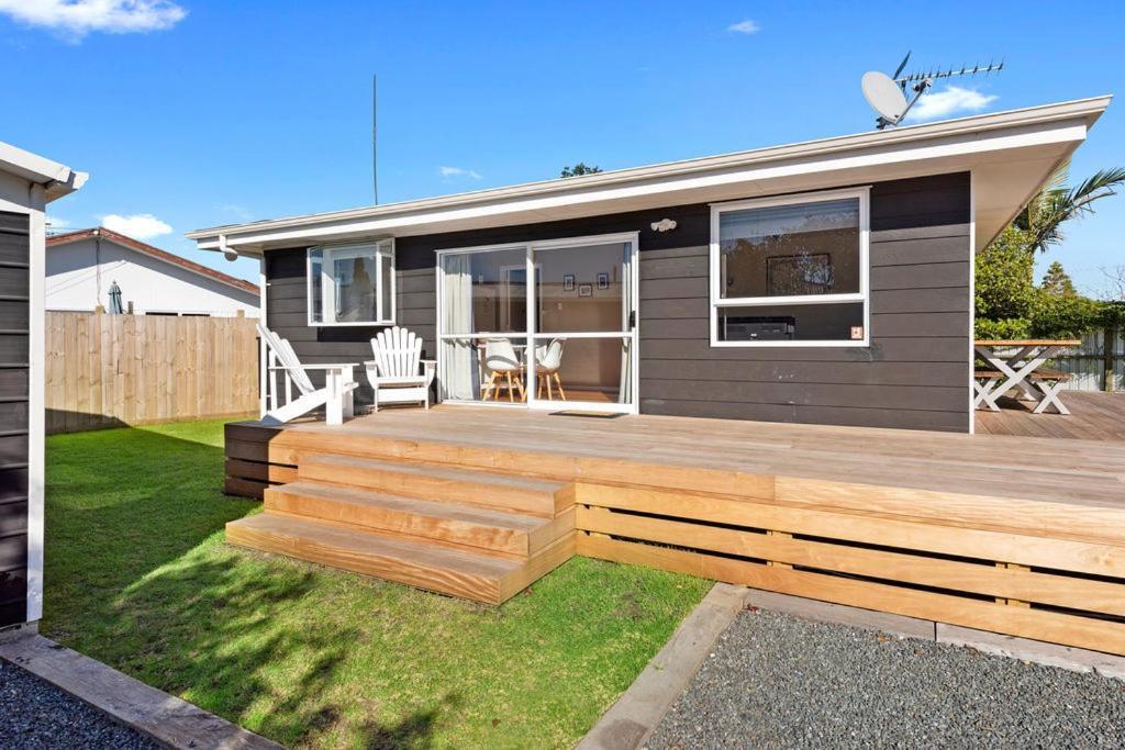 The Black Bach - Mt Maunganui Holiday Home ماوْنت مونغانيو المظهر الخارجي الصورة