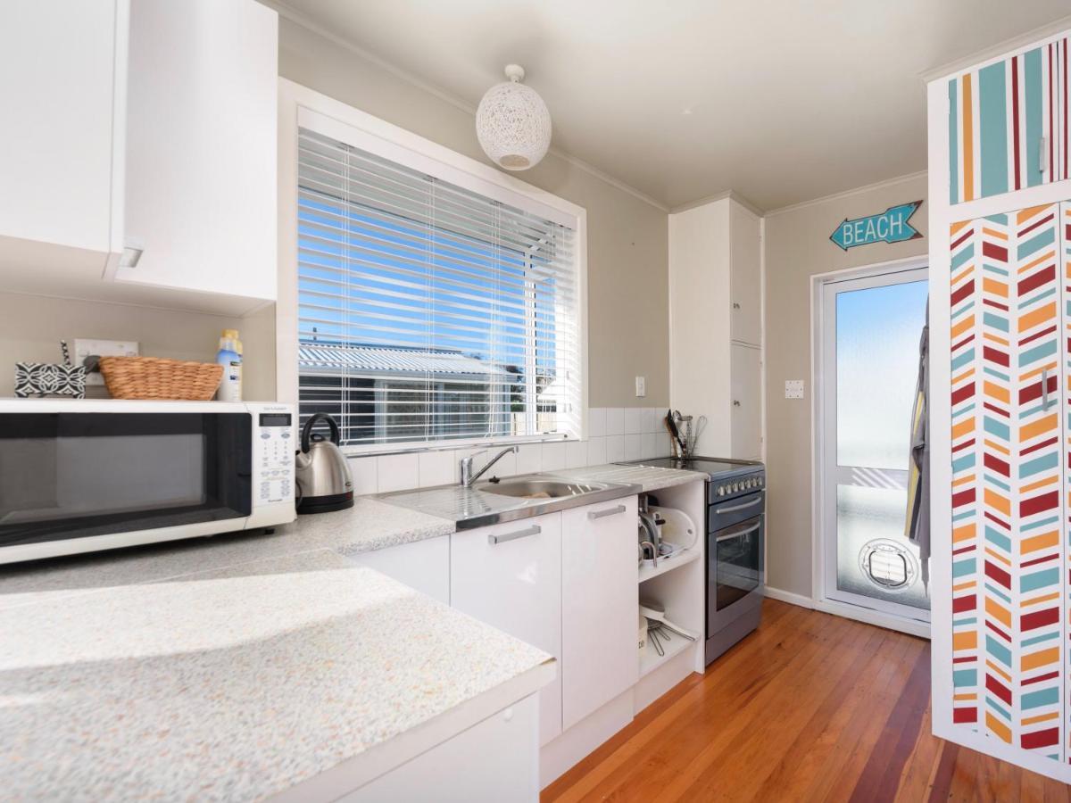 The Black Bach - Mt Maunganui Holiday Home ماوْنت مونغانيو المظهر الخارجي الصورة
