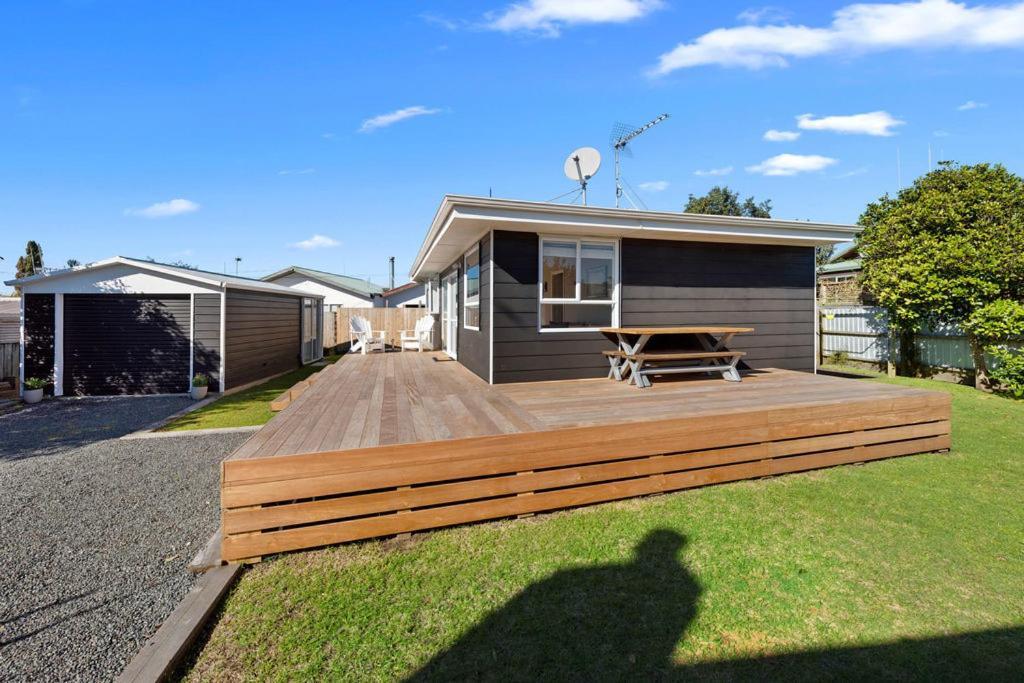 The Black Bach - Mt Maunganui Holiday Home ماوْنت مونغانيو المظهر الخارجي الصورة
